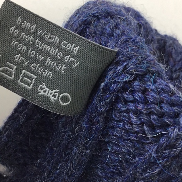 100% Baby Alpaca Fingerless Gloves - Picture 5 of 6